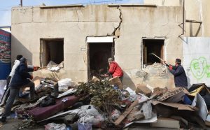 Surlariçi’nde 2 çöp ev LTB tarafından temizlendi 6 Surlariçi’nde 2 çöp ev LTB tarafından temizlendi