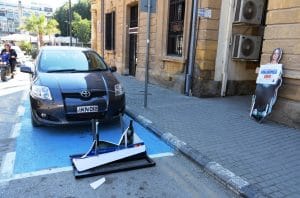 LTB’nin “Engel Değiliz” park yeri panolarına ikinci saldırı!