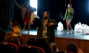 “Seni Seviyorum Türkiye” oyunu sahnelendi 4 “Seni Seviyorum Türkiye” oyunu sahnelendi