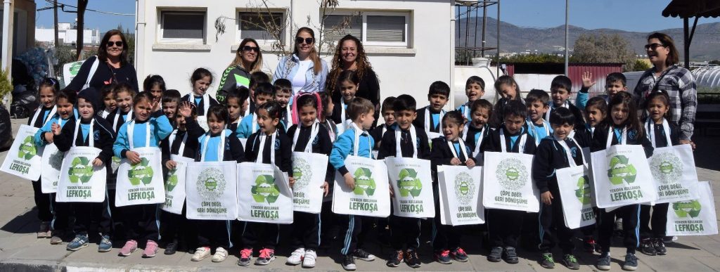 220 bin plastik şişe ve alüminyum kutu toplandı 2 220 bin plastik şişe ve alüminyum kutu toplandı