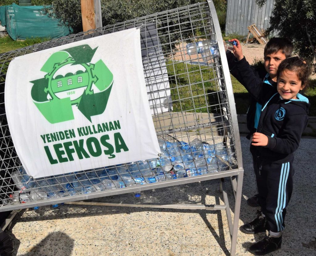 220 bin plastik şişe ve alüminyum kutu toplandı 1 220 bin plastik şişe ve alüminyum kutu toplandı