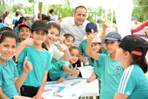 Dünya Çocuk Günü’nde Lefkoşalı Çocuklar Doyasıya Eğlendi